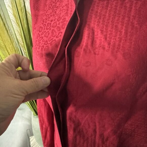 Chicos Women’s 0 US Red No Iron Animal Print Watermark Long Sleeves Workwear - Picture 4 of 11